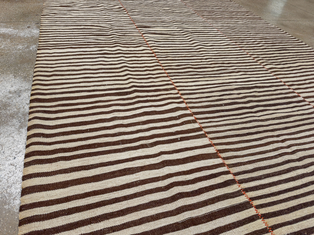 Vintage Persian Flatweave Kilim Gallery Rug, No.22485 - Galerie Shabab