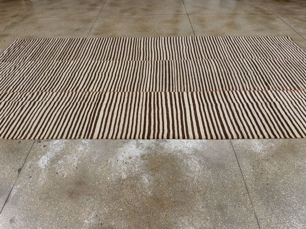Vintage Persian Flatweave Kilim Gallery Rug, No.22485 - Galerie Shabab
