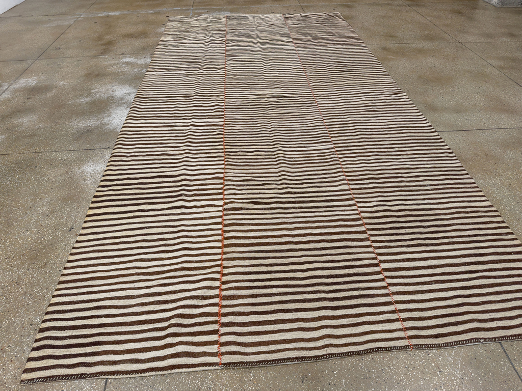 Vintage Persian Flatweave Kilim Gallery Rug, No.22485 - Galerie Shabab