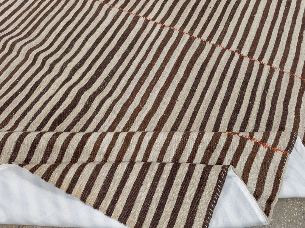 Vintage Persian Flatweave Kilim Gallery Rug, No.22485 - Galerie Shabab
