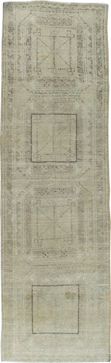 Antique Oushak Runner, No.22500 - Galerie Shabab