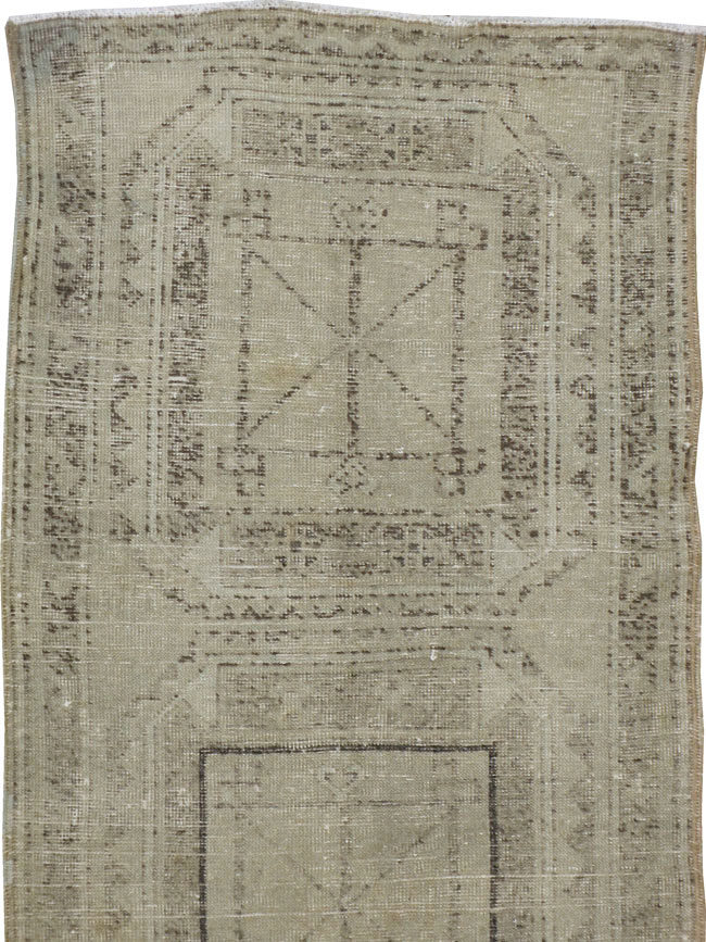Antique Oushak Runner, No.22500 - Galerie Shabab