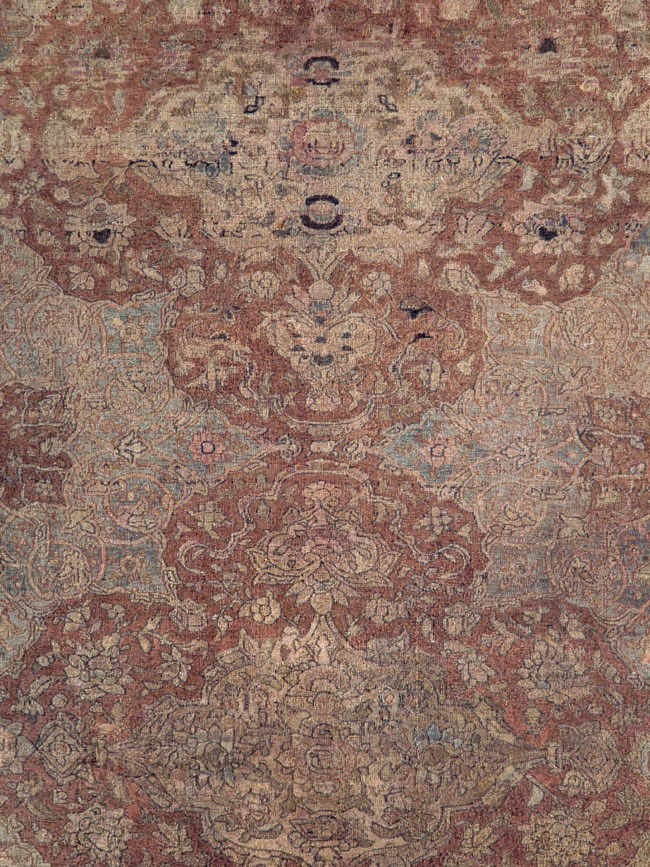 Antique Persian Isfahan Carpet, No.22505 - Galerie Shabab