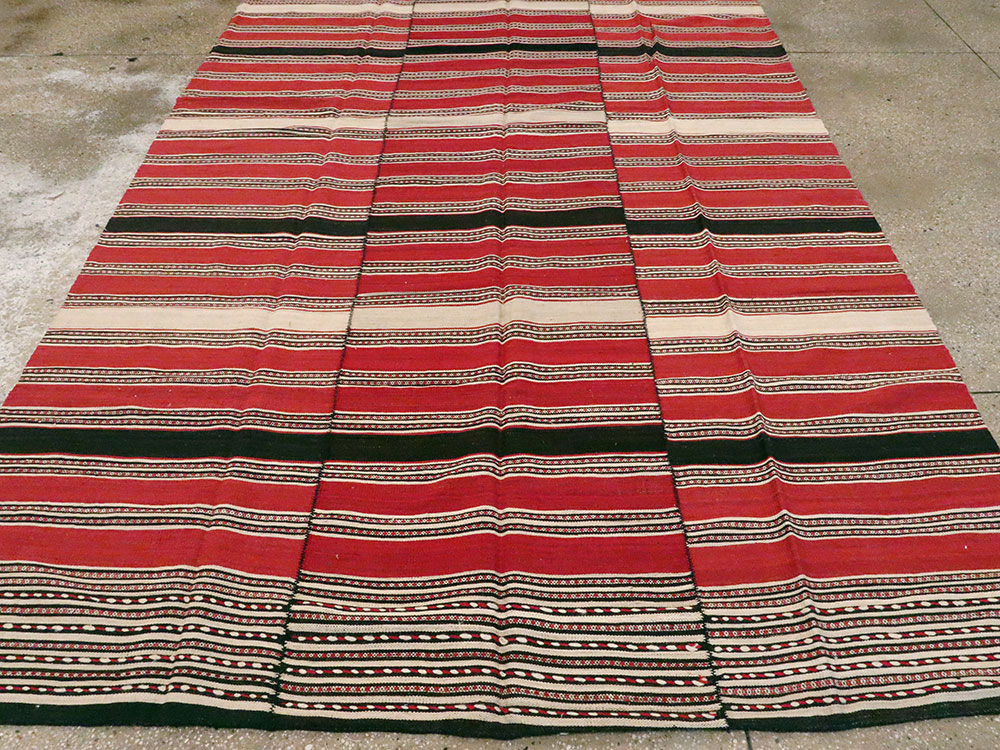 Vintage Persian Flat-weave Kilim, No.22508 - Galerie Shabab
