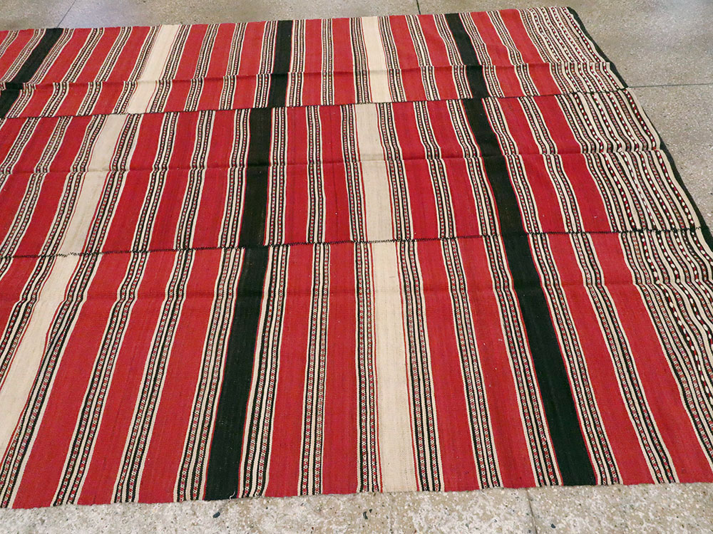 Vintage Persian Flat-weave Kilim, No.22508 - Galerie Shabab