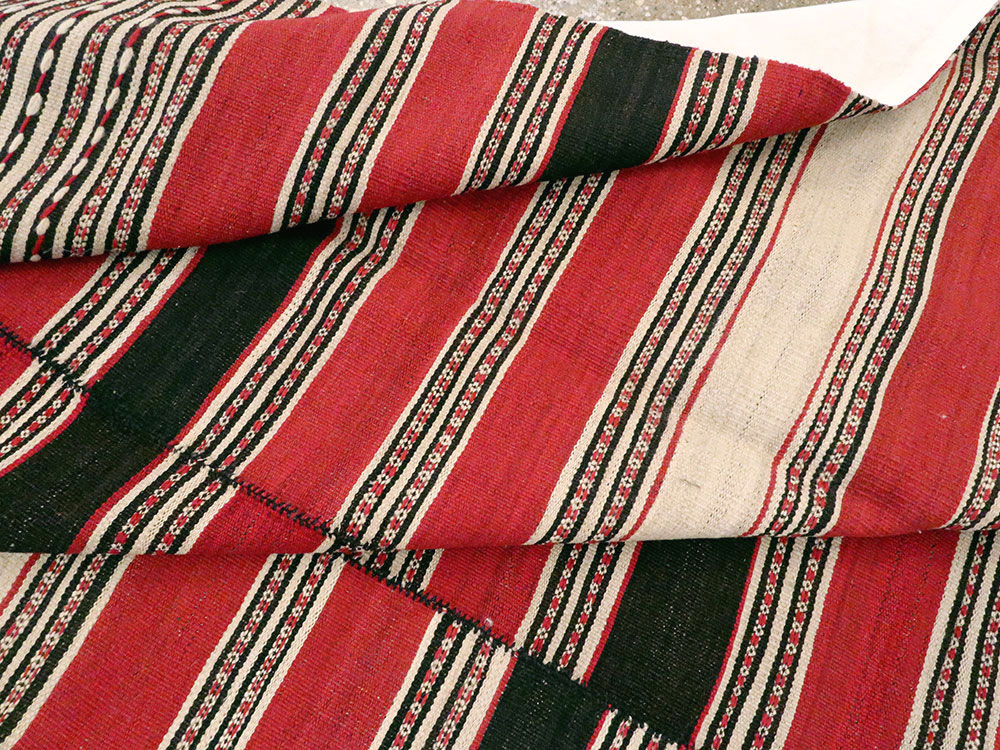 Vintage Persian Flat-weave Kilim, No.22508 - Galerie Shabab