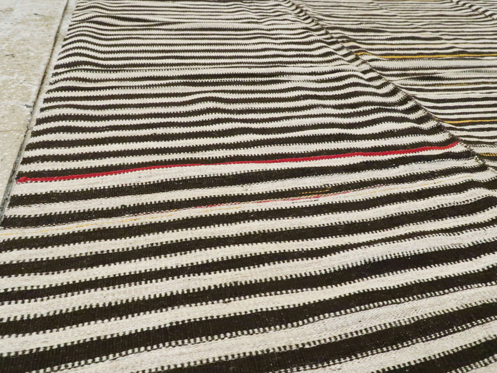 Vintage Persian Flatweave Kilim, No.22509 - Galerie Shabab