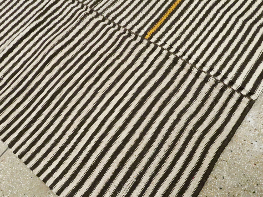 Vintage Persian Flatweave Kilim, No.22509 - Galerie Shabab