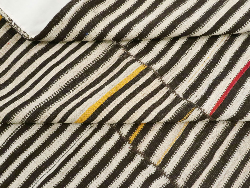 Vintage Persian Flatweave Kilim, No.22509 - Galerie Shabab