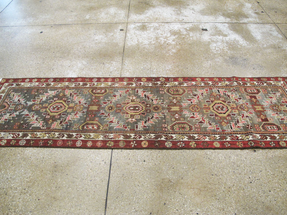 Vintage Persian Heriz Runner, No.22522 - Galerie Shabab