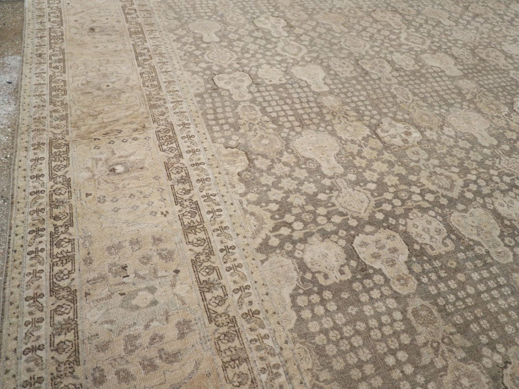 Antique Persian Tabriz Large Carpet, No.22547 - Galerie Shabab