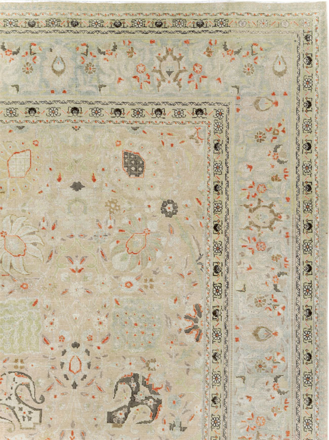 Antique Persian Tabriz Room Size Carpet, No.22549 - Galerie Shabab