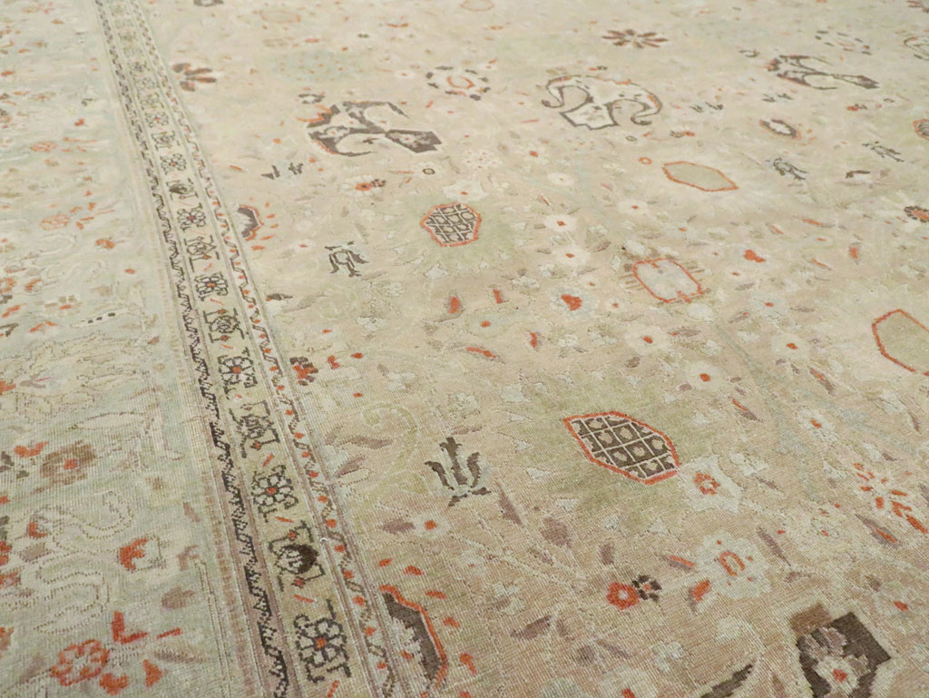Antique Persian Tabriz Room Size Carpet, No.22549 - Galerie Shabab
