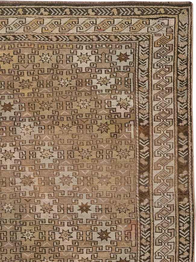 Antique Caucasian Shirvan Accent Rug, No.22558 - Galerie Shabab