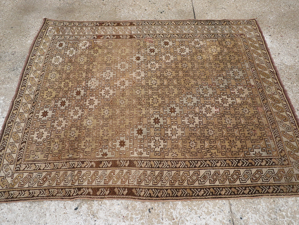 Antique Caucasian Shirvan Accent Rug, No.22558 - Galerie Shabab