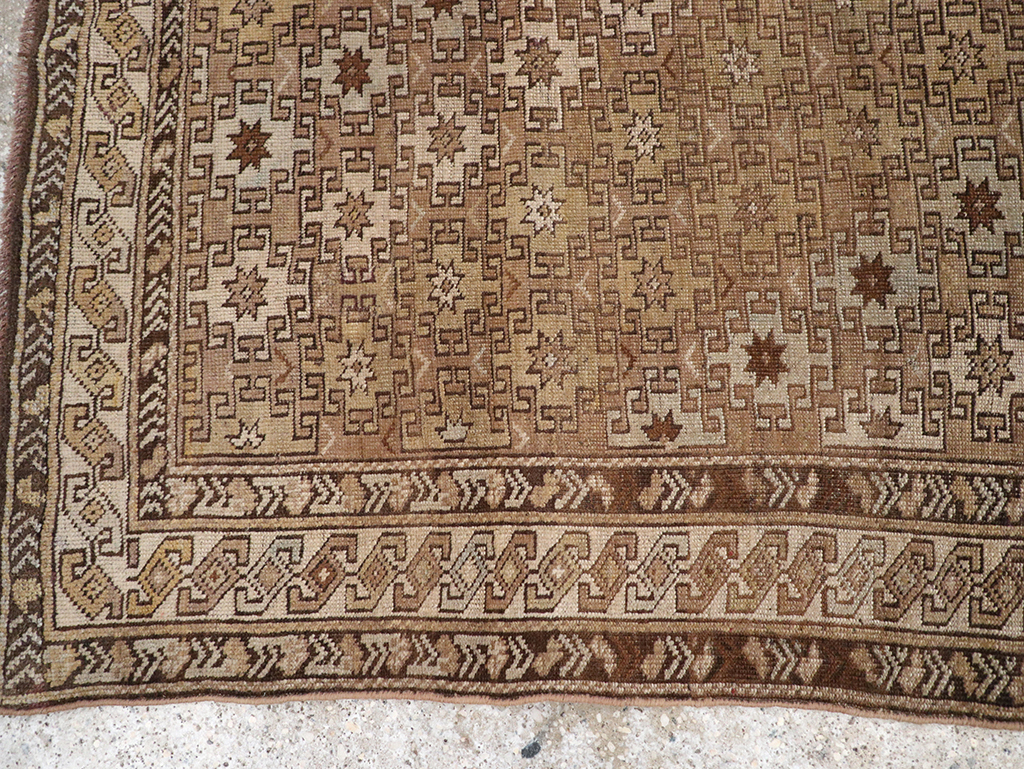 Antique Caucasian Shirvan Accent Rug, No.22558 - Galerie Shabab