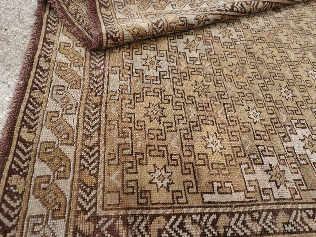 Antique Caucasian Shirvan Accent Rug, No.22558 - Galerie Shabab