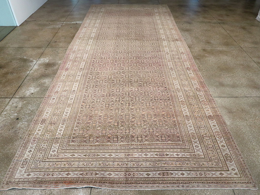 Antique Persian Dorokhsh Carpet, No.22559 - Galerie Shabab