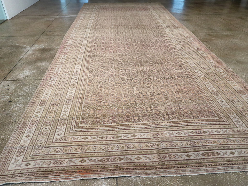 Antique Persian Dorokhsh Carpet, No.22559 - Galerie Shabab