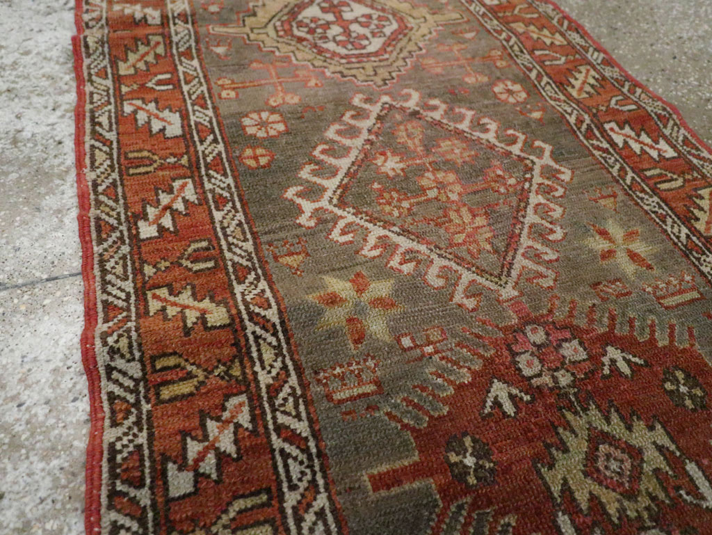 Vintage Persian Karajeh Runner, No.22572 - Galerie Shabab