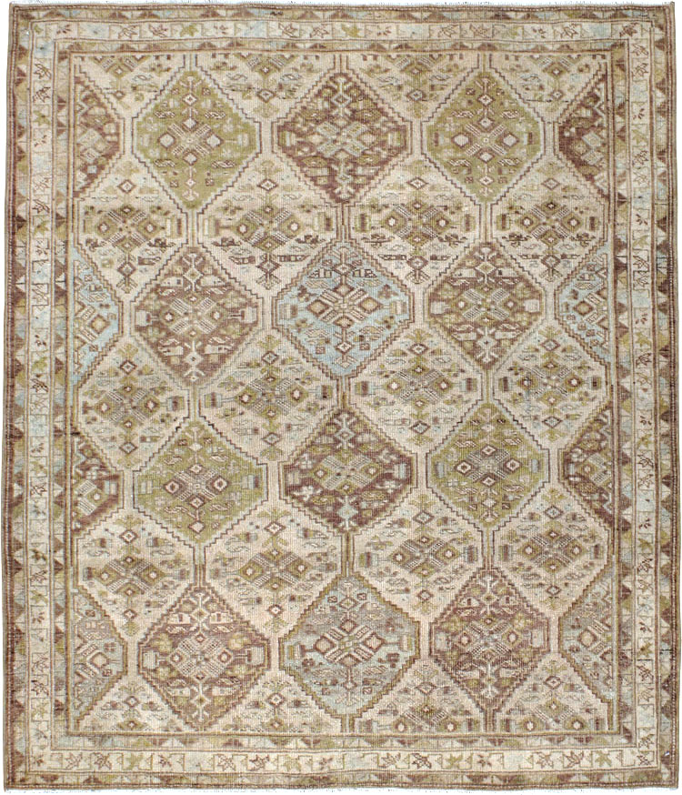 Vintage Persian Shiraz Sqaure Rug, No.22576 - Galerie Shabab