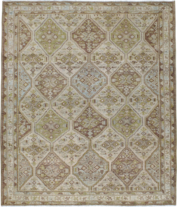 Vintage Persian Shiraz Sqaure Rug, No.22576 - Galerie Shabab