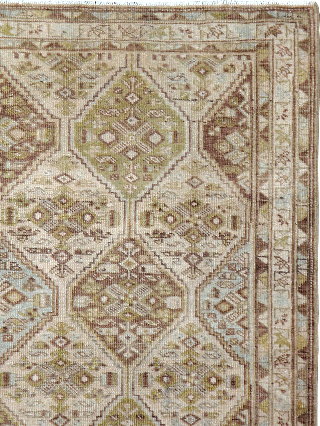 Vintage Persian Shiraz Sqaure Rug, No.22576 - Galerie Shabab