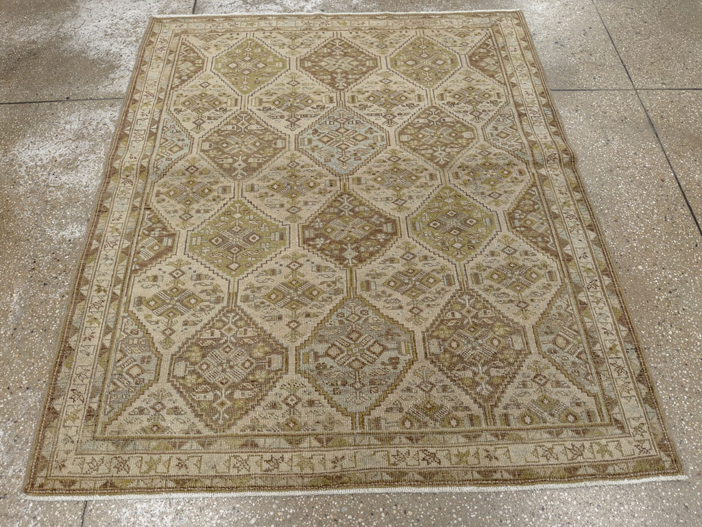Vintage Persian Shiraz Sqaure Rug, No.22576 - Galerie Shabab