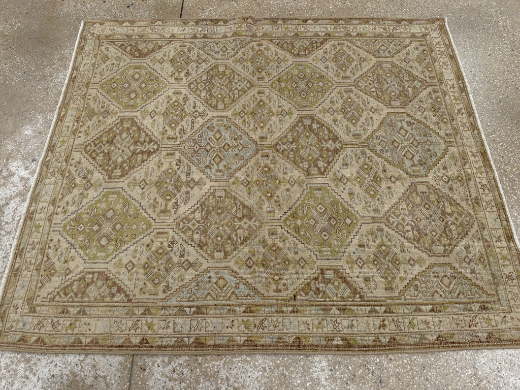Vintage Persian Shiraz Sqaure Rug, No.22576 - Galerie Shabab