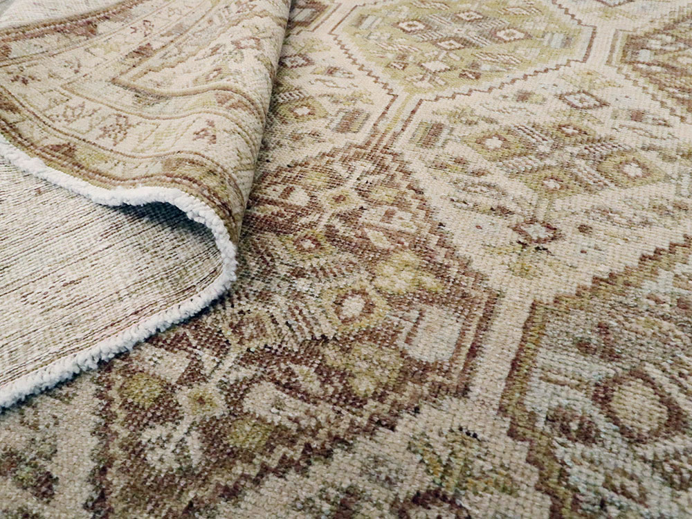 Vintage Persian Shiraz Sqaure Rug, No.22576 - Galerie Shabab