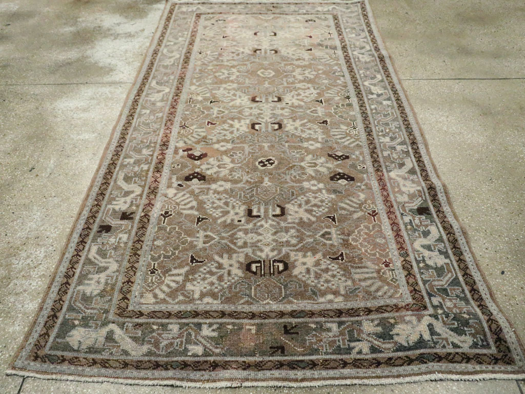 Vintage Persian Malayer Gallery Rug, No.22585 - Galerie Shabab