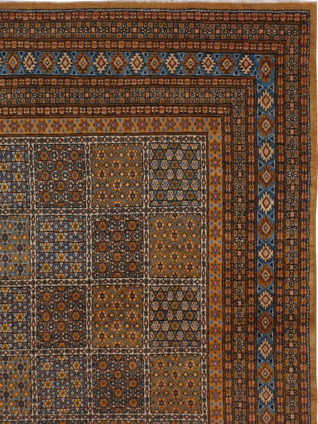 Vintage Persian Kerman Carpet, No.22594 - Galerie Shabab