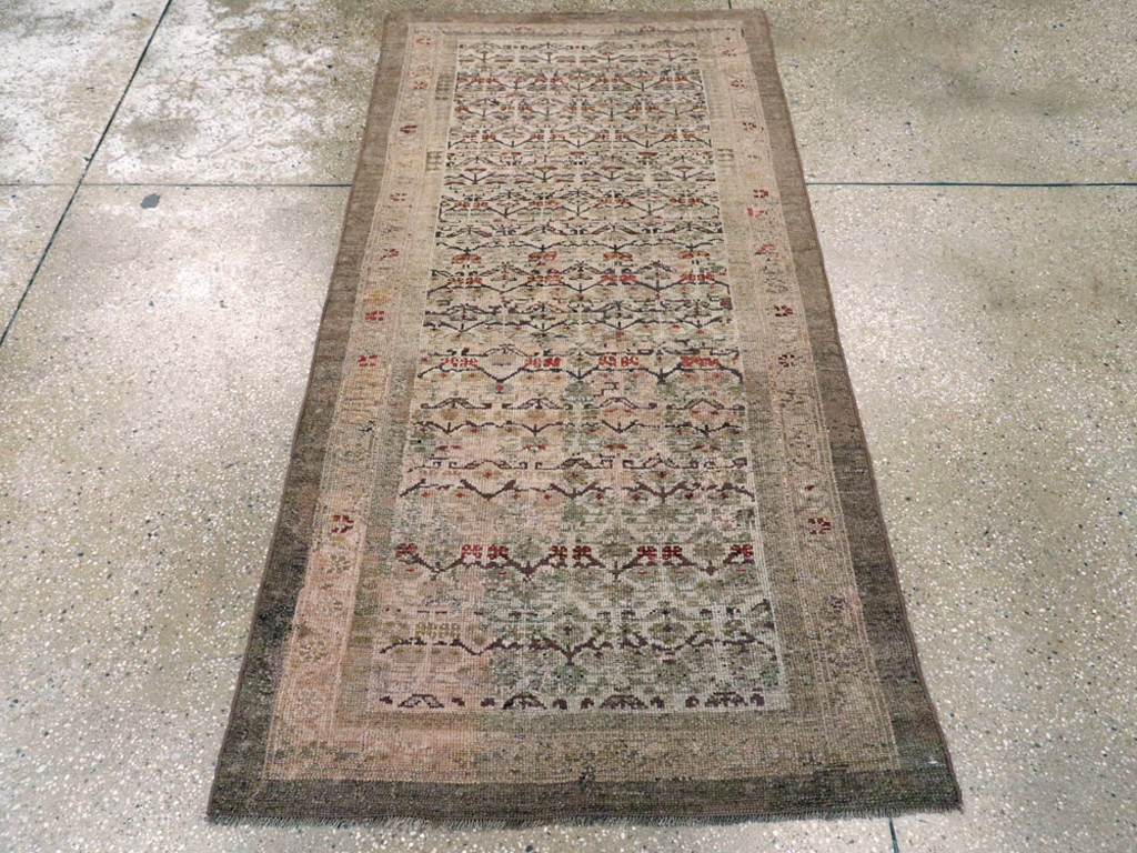 Antique Persian Kurdish Rug, No.22599 - Galerie Shabab