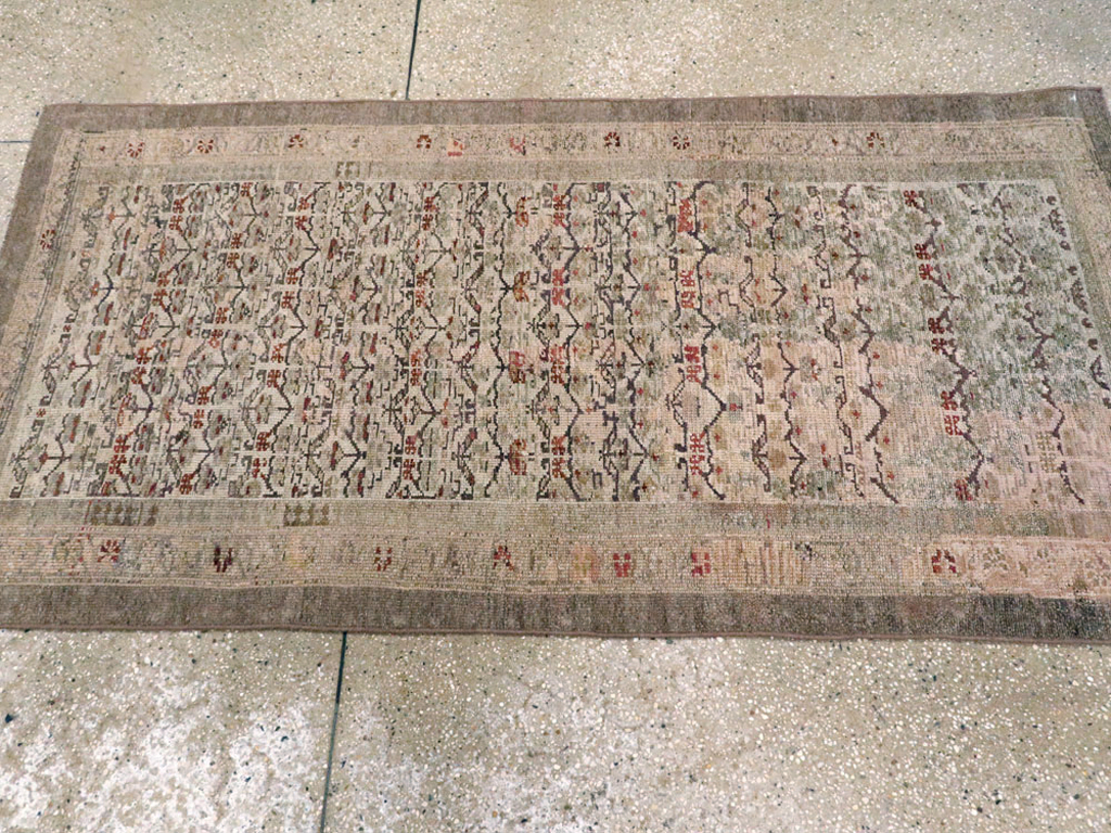 Antique Persian Kurdish Rug, No.22599 - Galerie Shabab