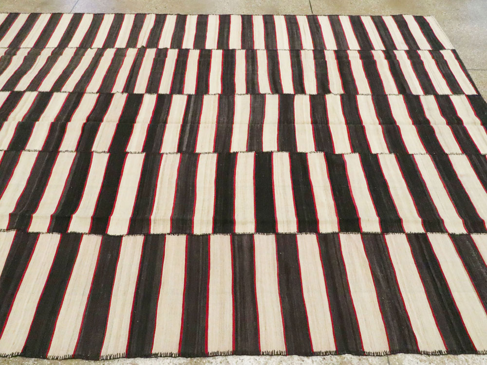 Vintage Persian Flatweave Kilim, No.22615 - Galerie Shabab