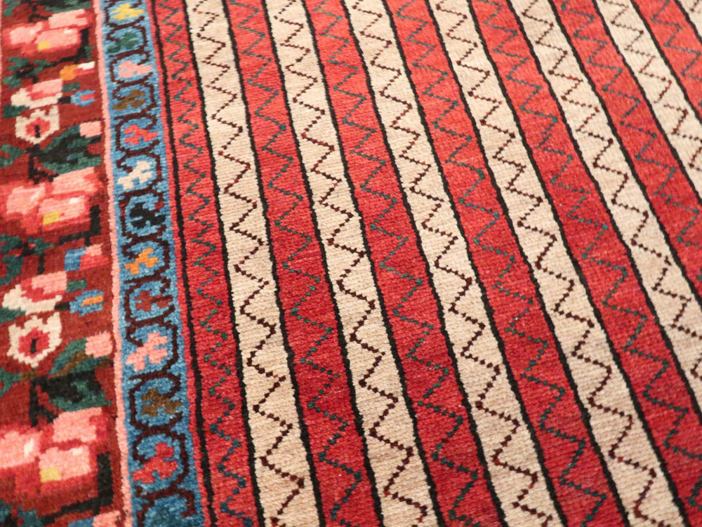 Vintage Persian Bakhtiari Rug, No.22635 - Galerie Shabab