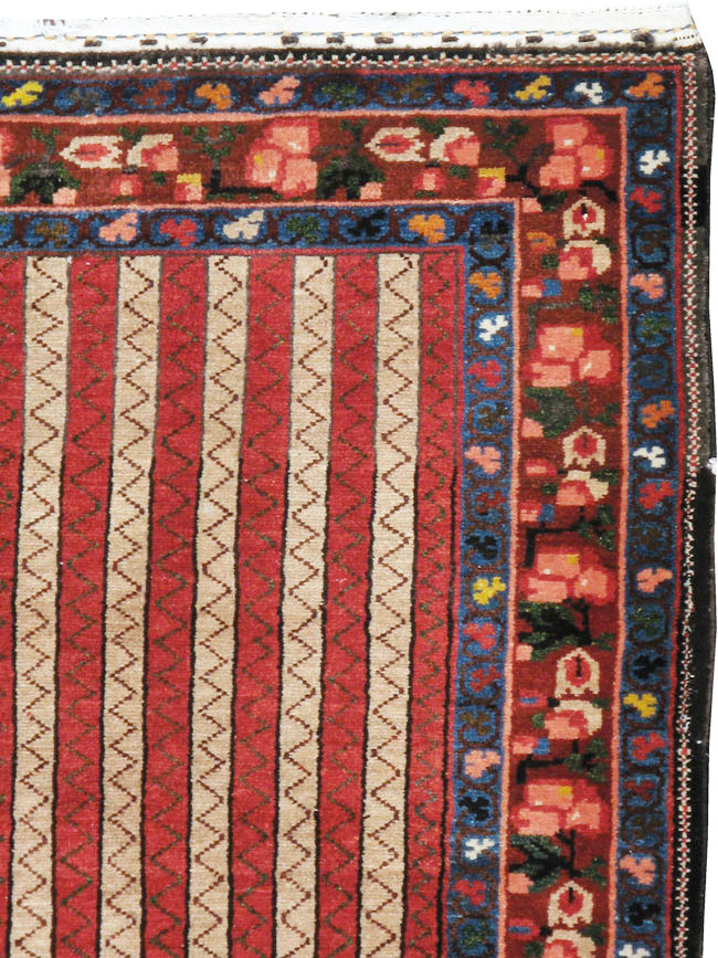 Vintage Persian Bakhtiari Rug, No.22635 - Galerie Shabab