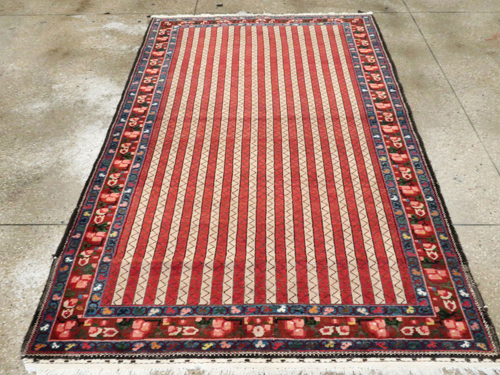 Vintage Persian Bakhtiari Rug, No.22635 - Galerie Shabab