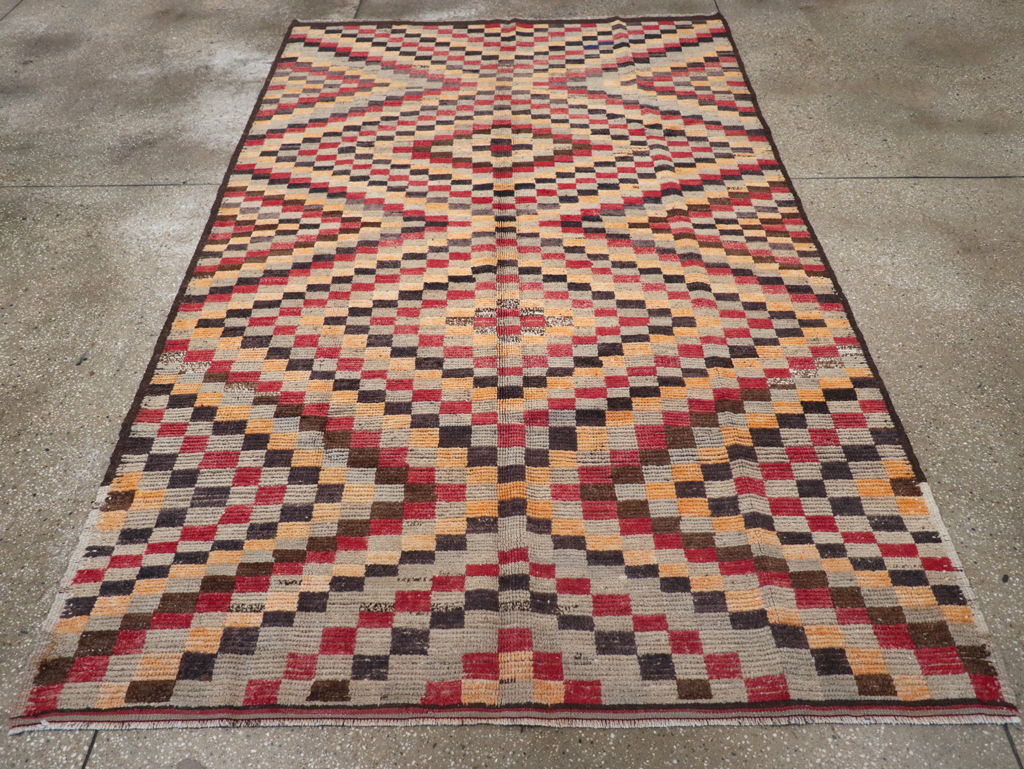 Vintage Turkish Anatolian Accent Rug, No.22644 - Galerie Shabab