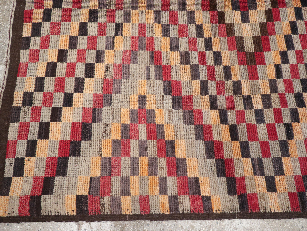 Vintage Turkish Anatolian Accent Rug, No.22644 - Galerie Shabab