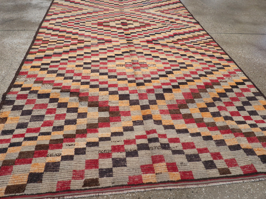 Vintage Turkish Anatolian Accent Rug, No.22644 - Galerie Shabab