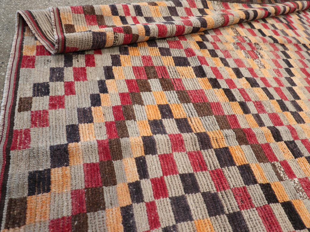 Vintage Turkish Anatolian Accent Rug, No.22644 - Galerie Shabab