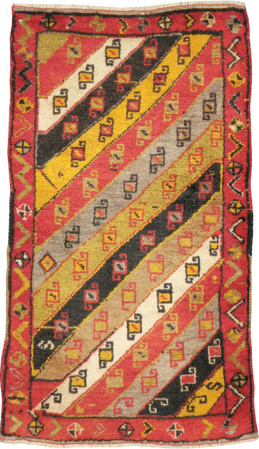Vintage Turkish Anatolian Rug, No.22648 - Galerie Shabab