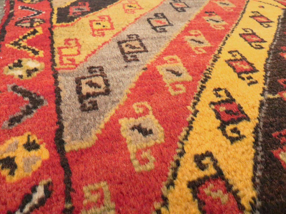 Vintage Turkish Anatolian Rug, No.22648 - Galerie Shabab