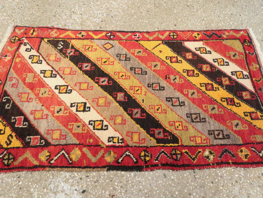Vintage Turkish Anatolian Rug, No.22648 - Galerie Shabab
