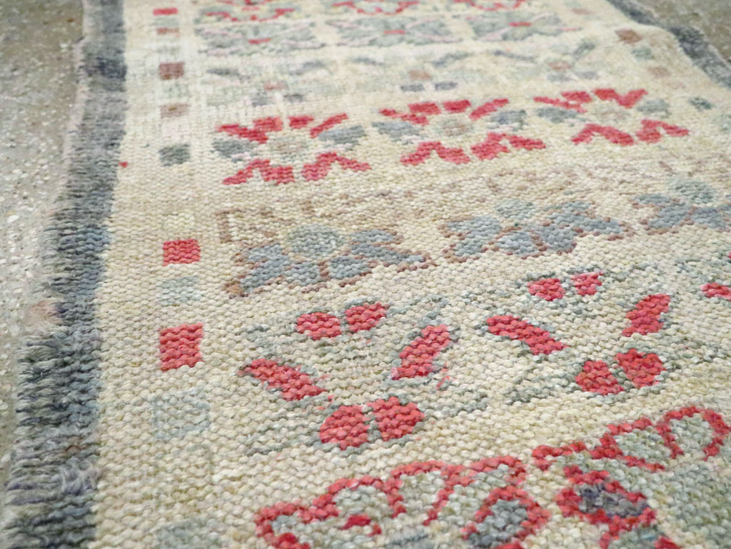 Vintage Turkish Anatolian Throw Rug, No.22649 - Galerie Shabab
