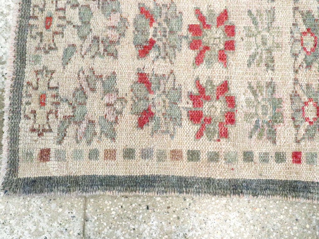 Vintage Turkish Anatolian Throw Rug, No.22649 - Galerie Shabab