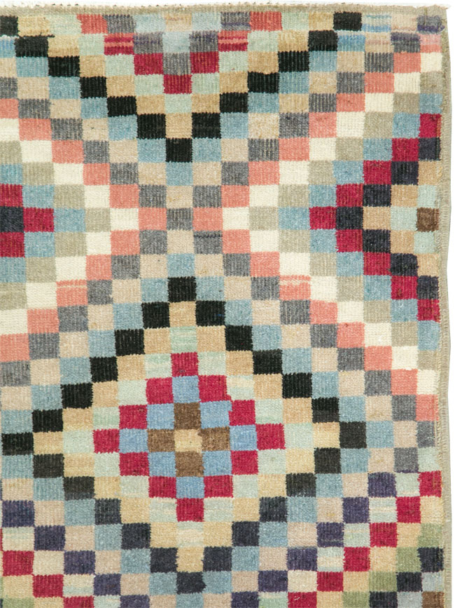 Vintage Turkish Anatolian Small Runner, No.22657 - Galerie Shabab