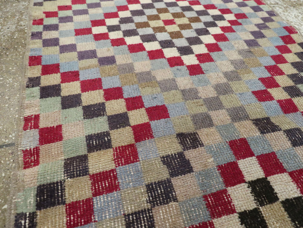 Vintage Turkish Anatolian Small Runner, No.22657 - Galerie Shabab