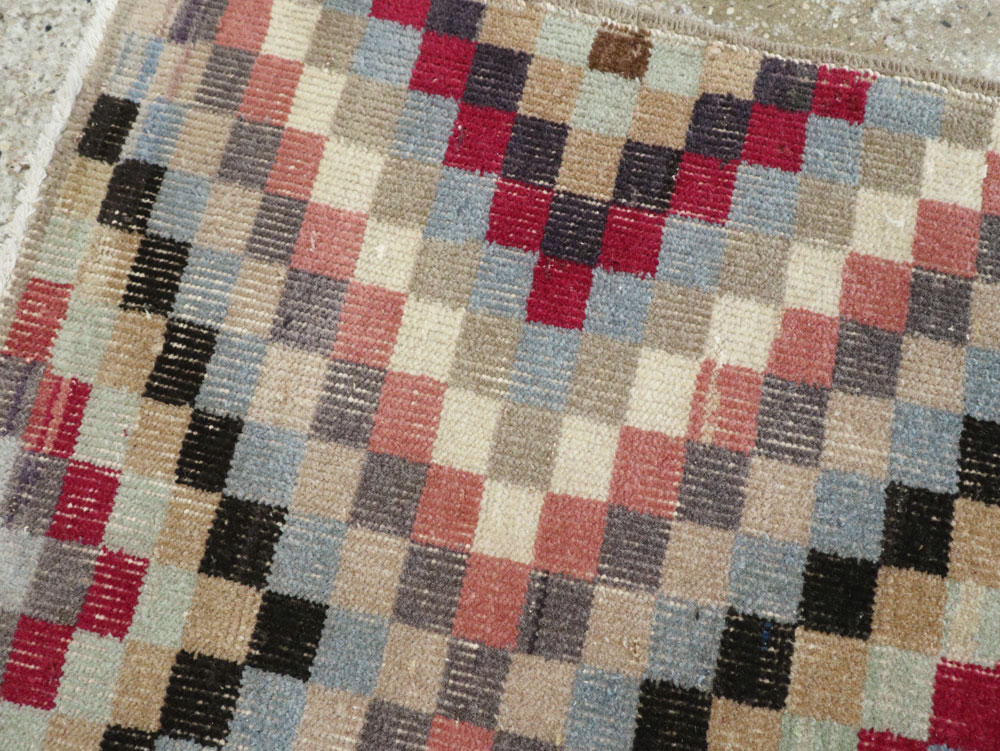 Vintage Turkish Anatolian Small Runner, No.22657 - Galerie Shabab